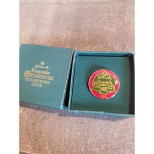Hallmark Keepsake Ornament collectors club 1991 pin